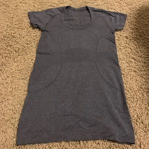 Lululemon gray size 4 swiftly short sleeve